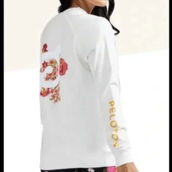 Peloton Floral oversized Everyday cream Crewneck sweater size Medium - Picture 2 of 9